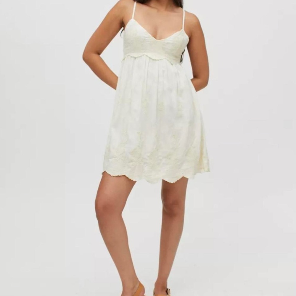 NEW Urban Outfitters Jamie Embroidered Babydoll Frock Dress Size Medium NWT